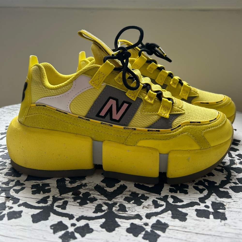 Jaden Smith Vision Racer - black/pink main image 1